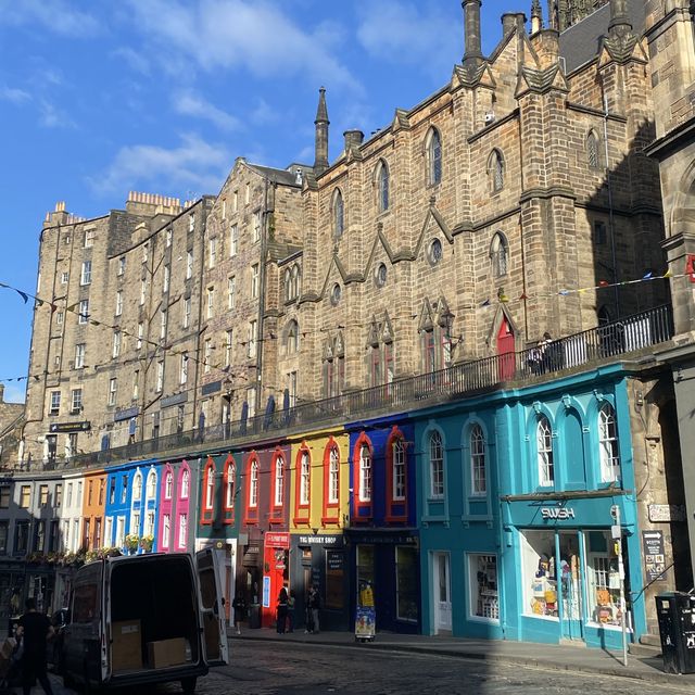 City Strolls and Scenic Views: Discovering Edinburgh’s Charm