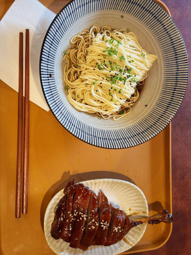 藏在老城南秦淮河邊的復古風麵館