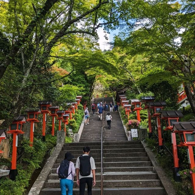 日本京都-享受深山古剎的悠閑寧靜：鞍馬寺