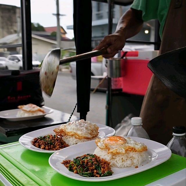 泰國叻丕_ตลาดเก่าโคยกี๊ 溪墘假日夜市_傍晚美食散策