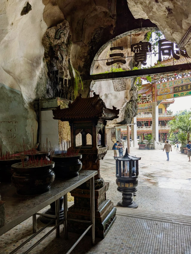 Discovering the Enchantment of Perak Cave Temple