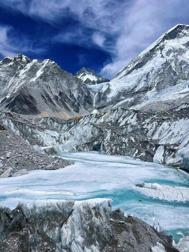 珠峰登山季的EBC大本營才是真正的大本營。