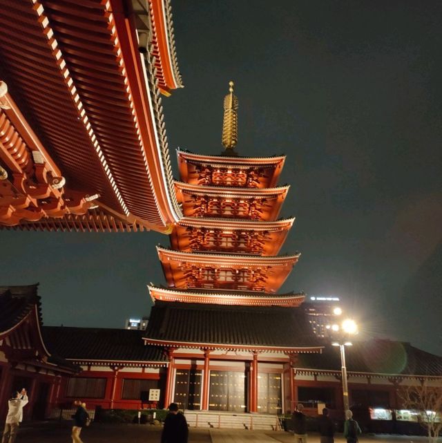 雷門淺草觀音寺，東京必遊最古老的廟宇。