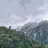 Milford Sound's Breathtaking Views