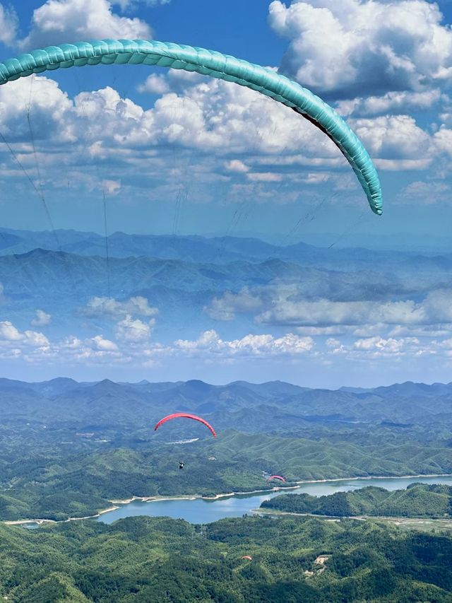 周末出逃計劃—雲上草原滑翔傘體驗，真的太刺激啦！！！