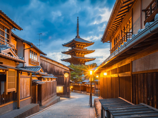 Mystical Kyoto: Dancing with Clear Water Temple and Cherry Blossoms! 🌸💧