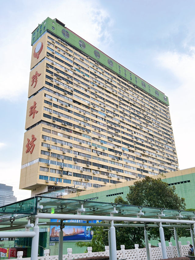 Chinatown's Heritage Buildings and Newer Developments 