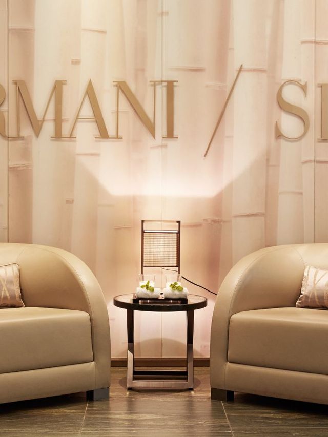 🛍️✨ Milan's Chic Sleepover: Armani Hotel's Luxe Retreat 🏨💖