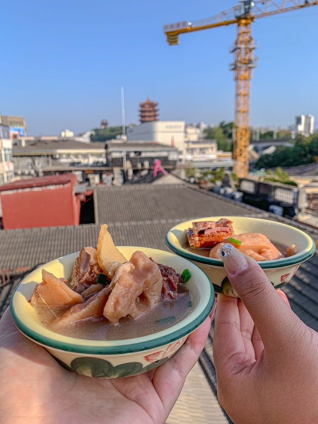 坐標戶部巷！能邊吃飯邊看黃鶴樓……