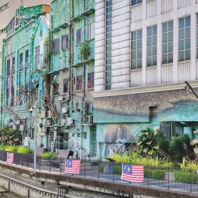 🇲🇾 Kuala Lumpur's River of Life: A Visual Symphony