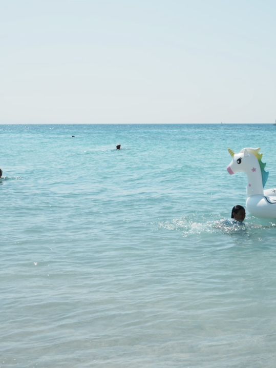 【パタヤ観光】透明な海と白砂の楽園「サメービーチ」🏖️