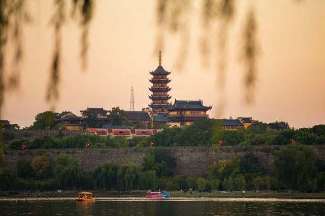 秋天到南京市雞鳴寺景區旅遊攻略。