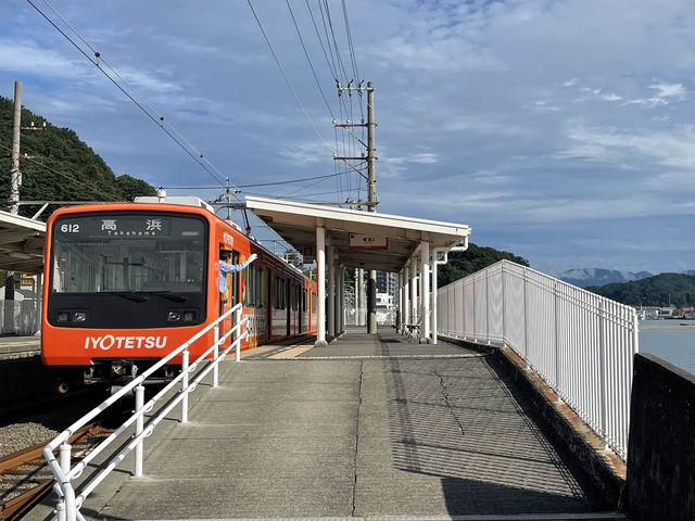 日劇取景地，松山市超近海邊打卡車站