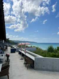 A café-restaurant with a spectacular view of the blue sea