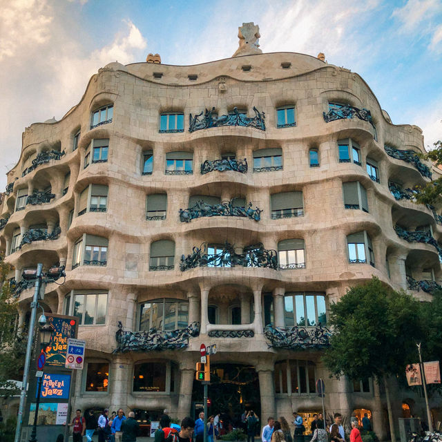 The Iconic Work of Gaudi in Barcelona 🇪🇸