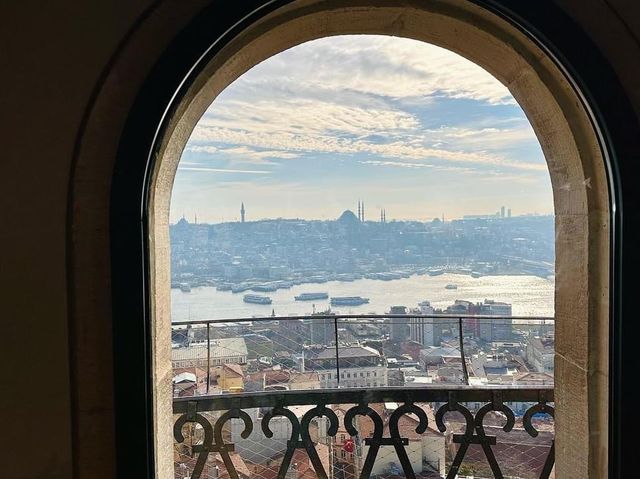 Galata Tower in autumn 🇹🇷🏰