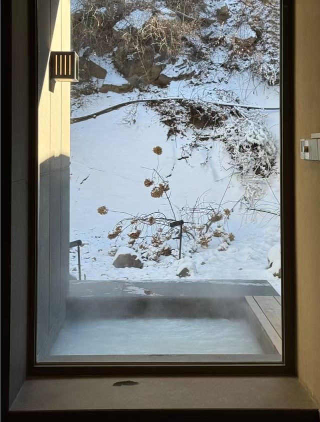 欣賞雪景同時享受溫泉浴實在太舒服了｜阿那亞霧靈山！