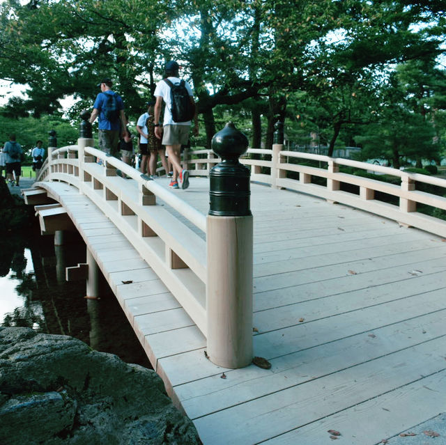 【北陸】日本の三大名園のひとつ「兼六園」で和を感じる