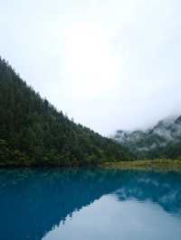 Jiuzhaigou 🏞️ My Favourite Destination in 2024: Lakes and Mountain Scenes