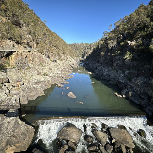 Breezing thru Cataract Gorge Reserve on the Basin Walk