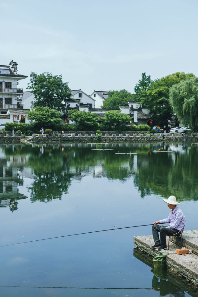 "Visit the secluded ancient villages in Jiangnan"