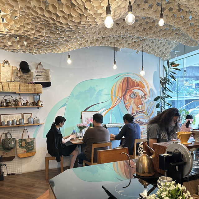 Gallery drip coffee ร้านกาแฟดริปไม่ลับในหอศิลป์📍