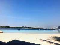 Right in front of Dubai Mall is the stunning infinity pool hotel - Park Hyatt Dubai.