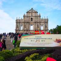 Macao Sets up Decorations to Celebrate 25th Anniversary