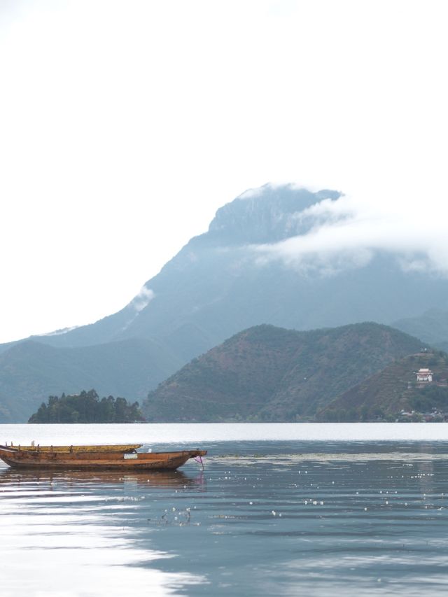 瀘沽湖：高原明珠，美麗日出日落