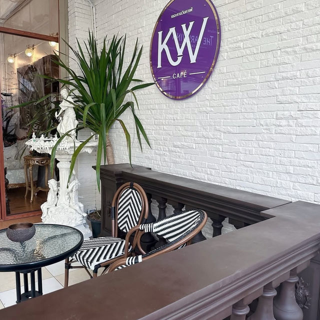  The Karlwinn Cafe - คาเฟ่สไตล์วินเทจ ลาดพร้าว