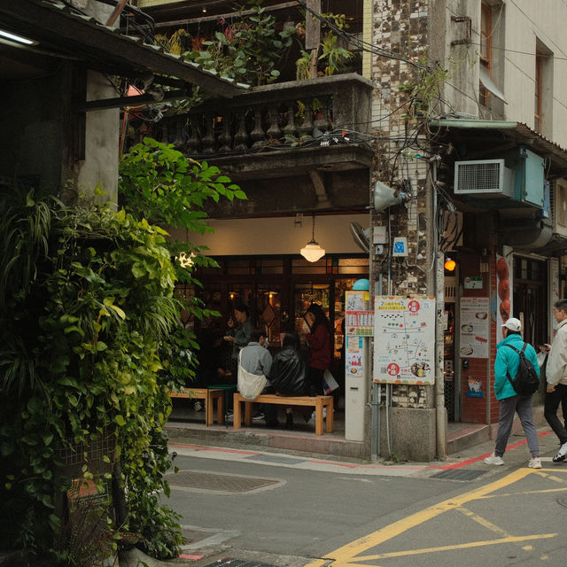 An Afternoon in Sleepy Chifeng Street