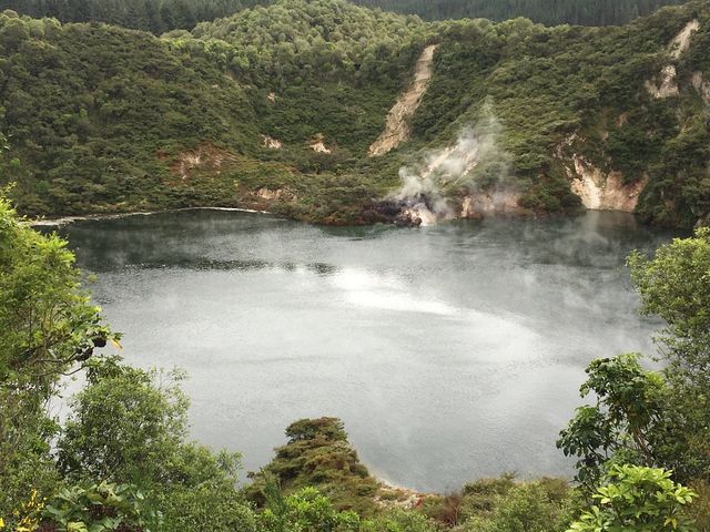 New Zealand’s Geothermal Wonderland 🇳🇿