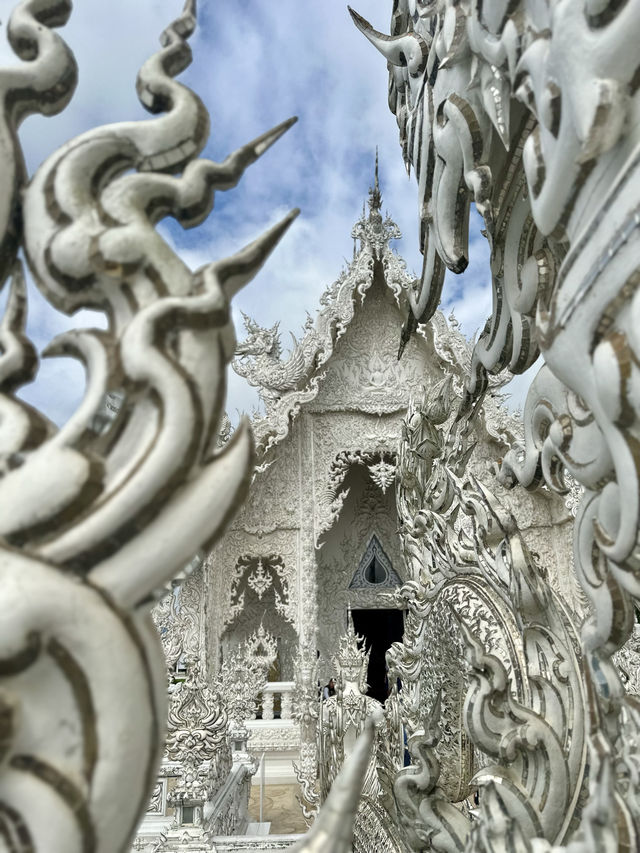 📍 Wat Rong Khun (White Temple), Chiang Rai, Thailand