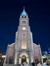 Myeongdong Cathedral Covered with Blossoms🌸