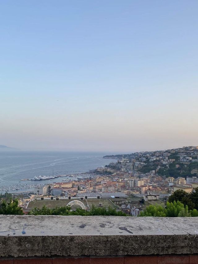 Comprehensive Guide to Naples: City Center Attractions and Surrounding Food