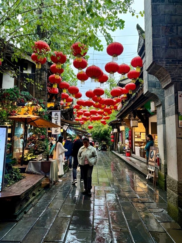 A Fun and Charming Street in Chengdu