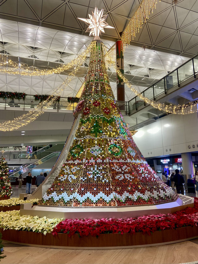 又到聖誕| 香港國際機場不能錯過的聖誕樹🎄✨