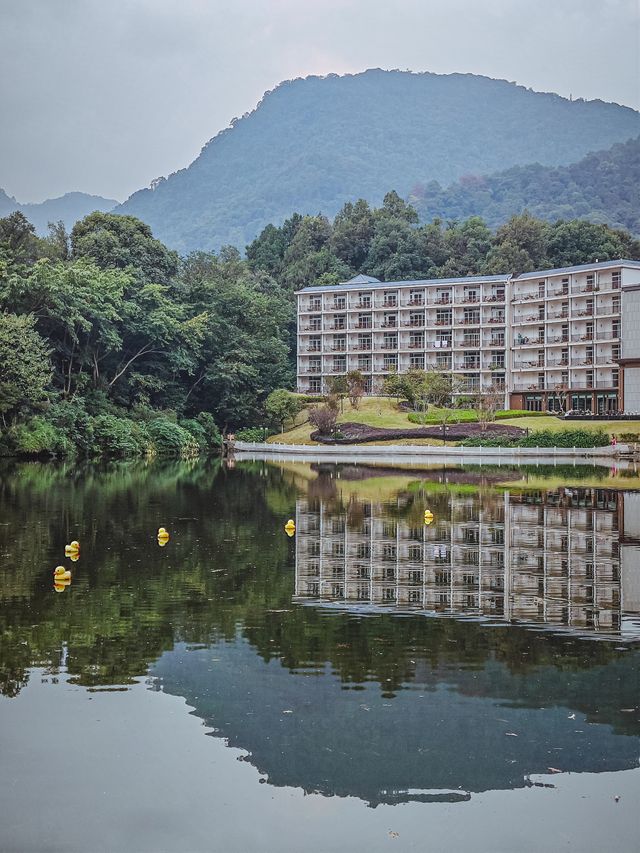 這座百年歷史的國賓館，才是峨眉山泡湯天花板。