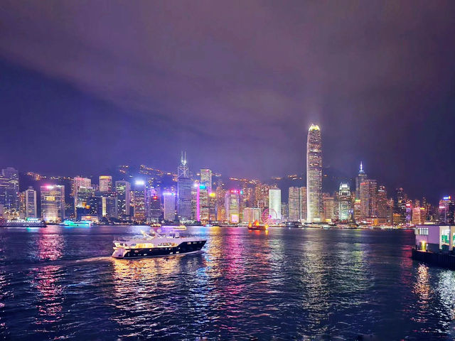 香港🇭🇰 - 百看不膩的維多利亞港夜景