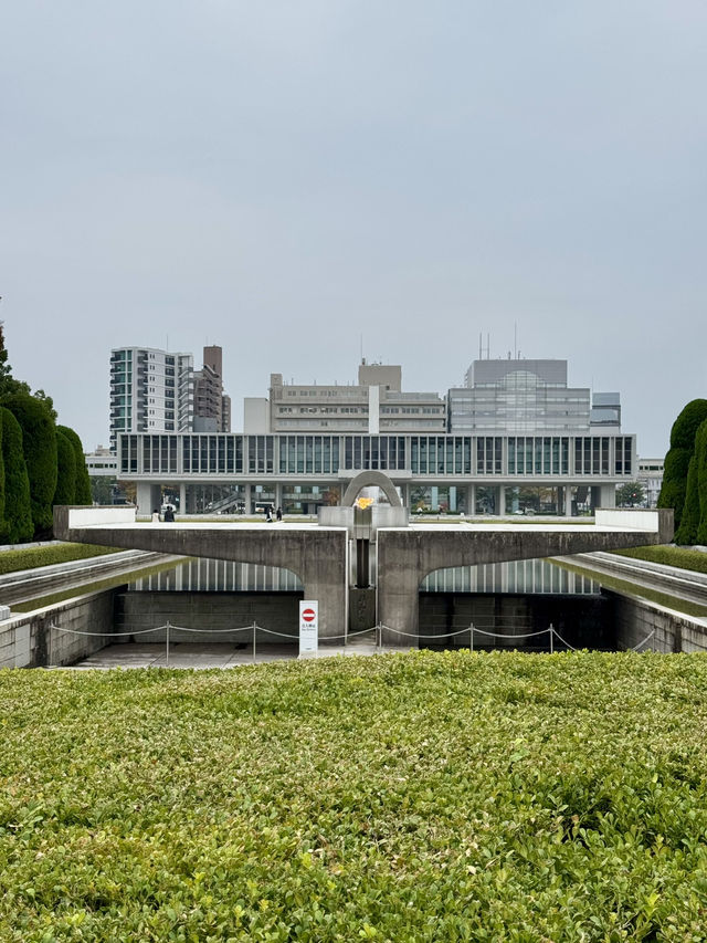 平和の大切さを改めて考えさせられる場所「平和記念公園」