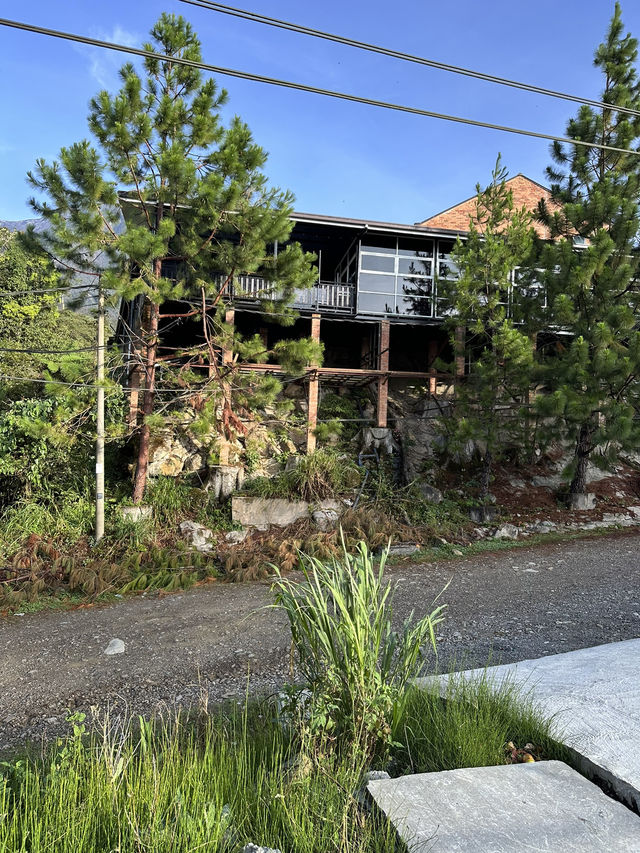 Chillax Hotel with Great Mountain View