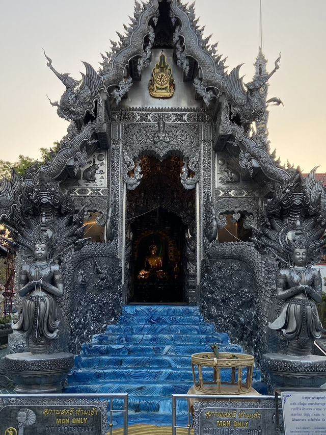 Silver Temple Chiang Mai: A Shimmering Slice of Peace