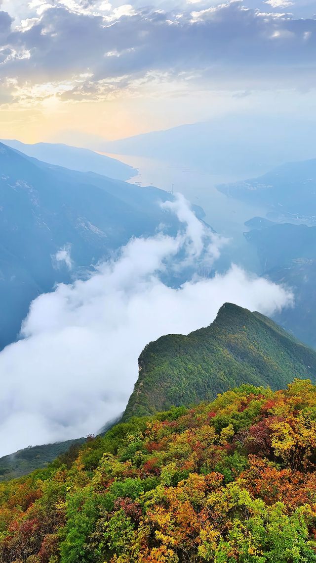 此生必到｜李白詩中白帝城．10元背景圖夔門。