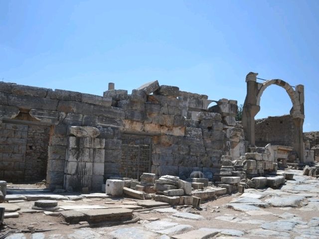 Exploring the ruins of Ephesus in Turkiye