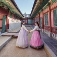 Unforgettable Hanbok Photoshoot at Gyeongbukgong Palace!