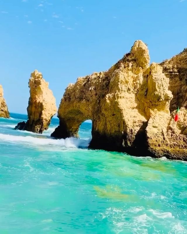 Ponta da Piedade: Majestic Beauty on the Cliffs of Lagos 📍