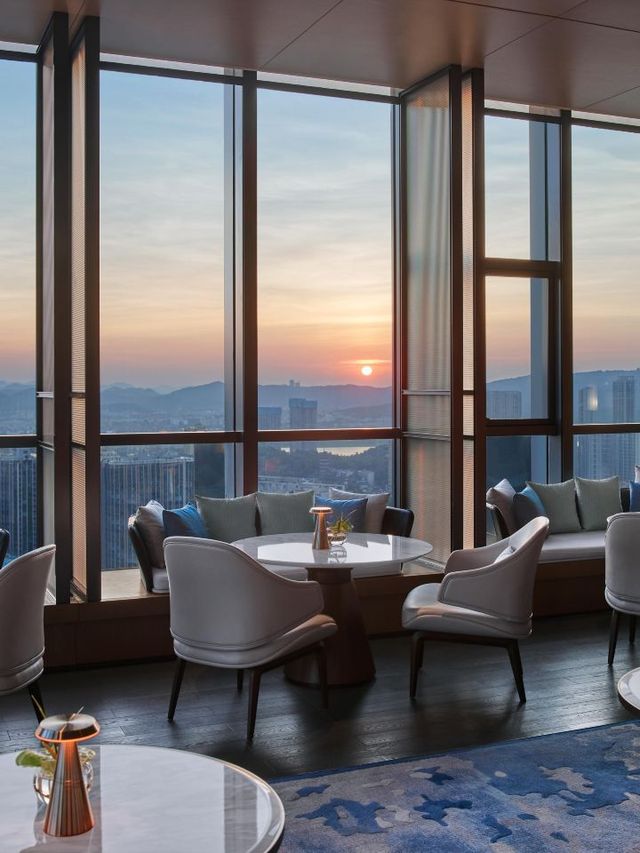 🏨✨ Changsha's Luxe Escape: JW Marriott's Skyline Views 🌃