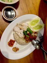 ติงลี่ ข้าวมันไก่ ร้านเด็ดใจกลางเมืองเก่าภูเก็ต 