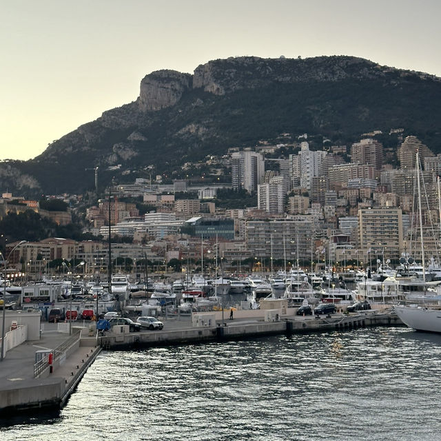 Day Trip to Monaco: The Glamour of the French Riviera 🌟🌊