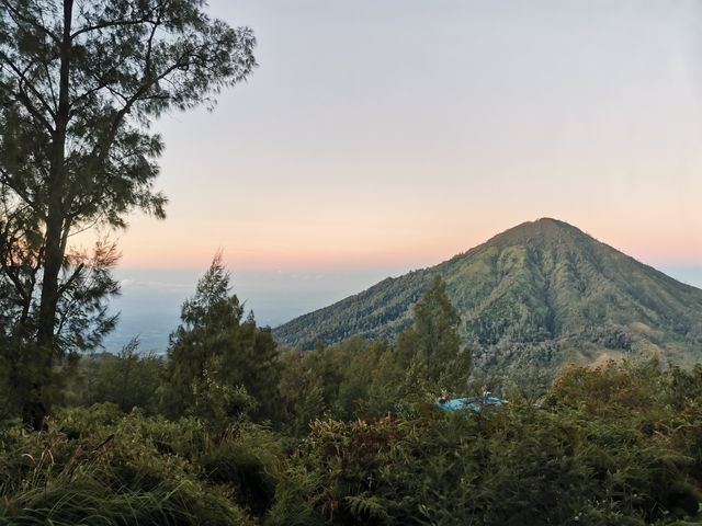 伊真火山和布羅莫火山